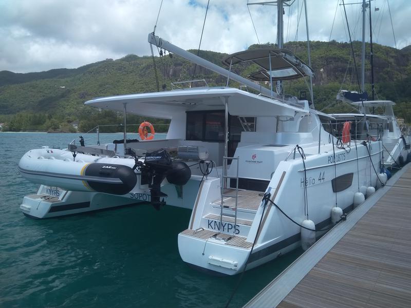 Book yachts online - catamaran - Helia 44 Evolution - Knyps KN - rent