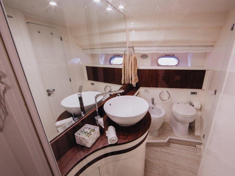 Book yachts online - motorboat - Amer 86 - LADY LONA - rent