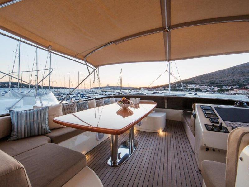 Book yachts online - motorboat - Amer 86 - LADY LONA - rent