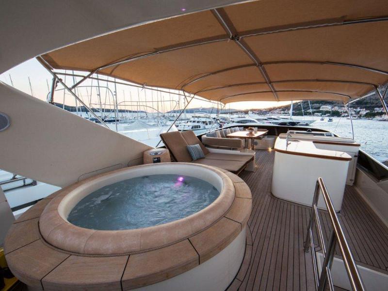 Book yachts online - motorboat - Amer 86 - LADY LONA - rent