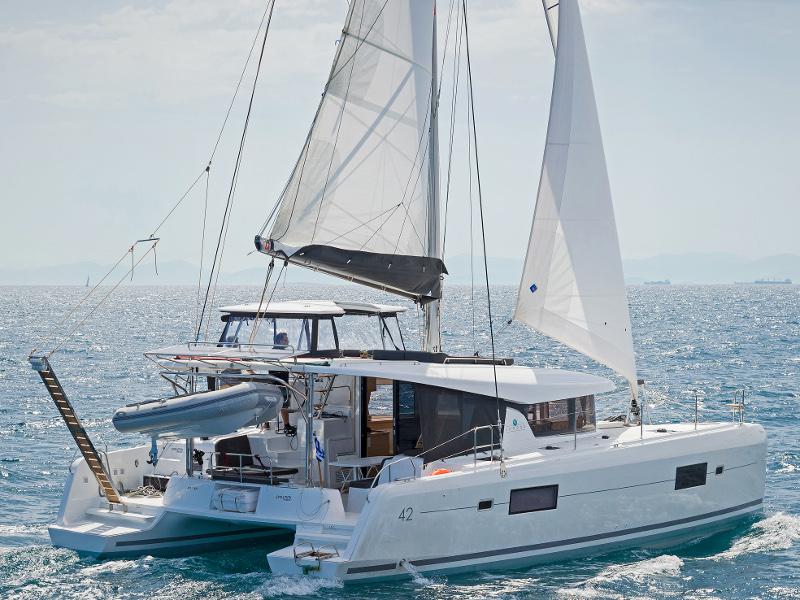 Book yachts online - catamaran - Lagoon 42 - Evolution II - rent