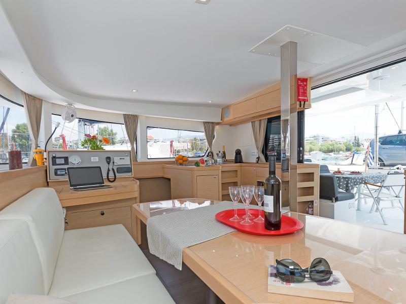 Book yachts online - catamaran - Lagoon 42 - Evolution II - rent