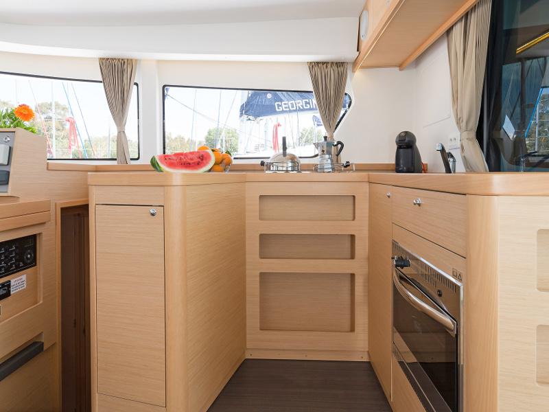 Book yachts online - catamaran - Lagoon 42 - Evolution II - rent