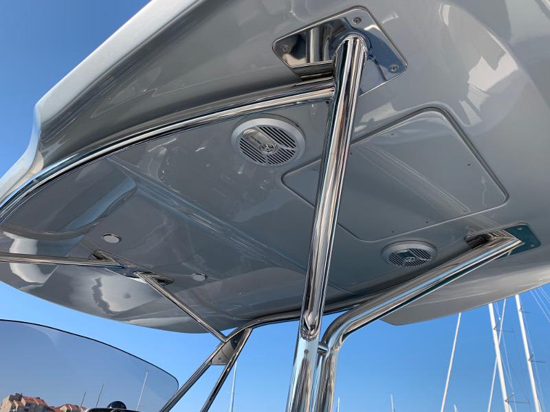 Book yachts online - motorboat - Sacs Strider 11 FB - Bomber 44 - rent