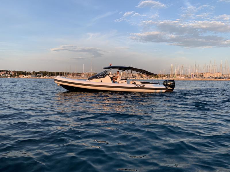 Book yachts online - motorboat - Sacs Strider 11 FB - Bomber 44 - rent