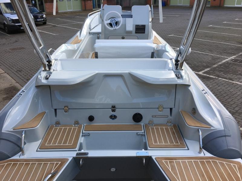 Book yachts online - motorboat - Zar 59 SL - Snow - rent
