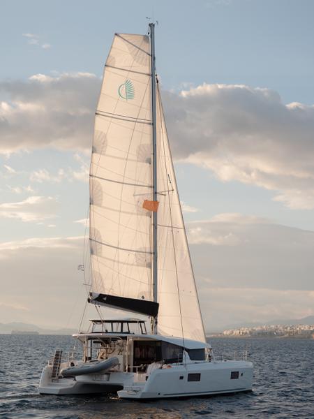 Book yachts online - catamaran - Lagoon 42 - Notorious | A/C, Gen, Watermaker, 12 pax - rent