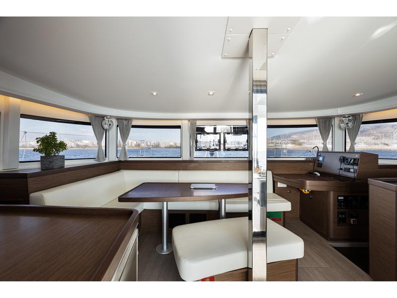 Book yachts online - catamaran - Lagoon 42 - Notorious | A/C, Gen, Watermaker, 12 pax - rent