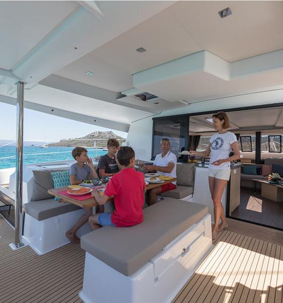 Book yachts online - catamaran - Saona 47 - ES-A/C, Gen, Water-maker - rent