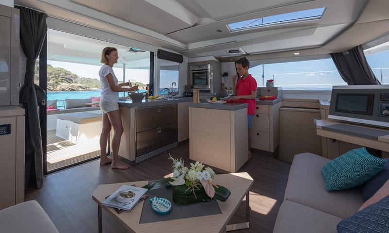Book yachts online - catamaran - Saona 47 - ES-A/C, Gen, Water-maker - rent