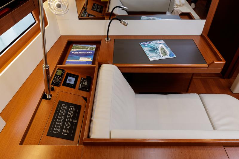 Book yachts online - sailboat - Oceanis 51.1 - Viennastar | A/C, Gen, 12 pax - rent
