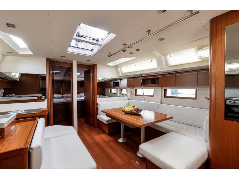 Book yachts online - sailboat - Oceanis 51.1 - Viennastar | A/C, Gen, 12 pax - rent