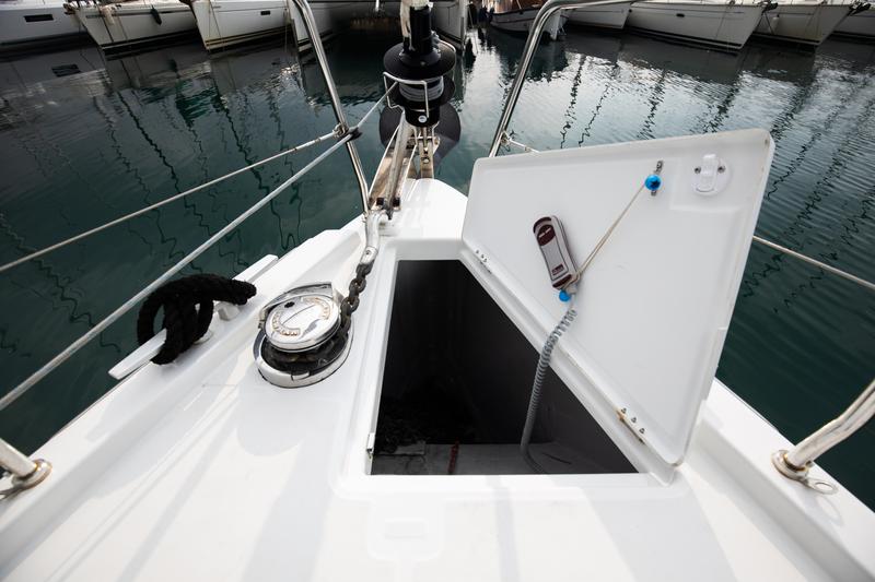 Book yachts online - sailboat - Oceanis 51.1 - Viennastar | A/C, Gen, 12 pax - rent