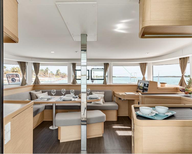 Book yachts online - catamaran - Lagoon 42 - Sea Wolf - rent