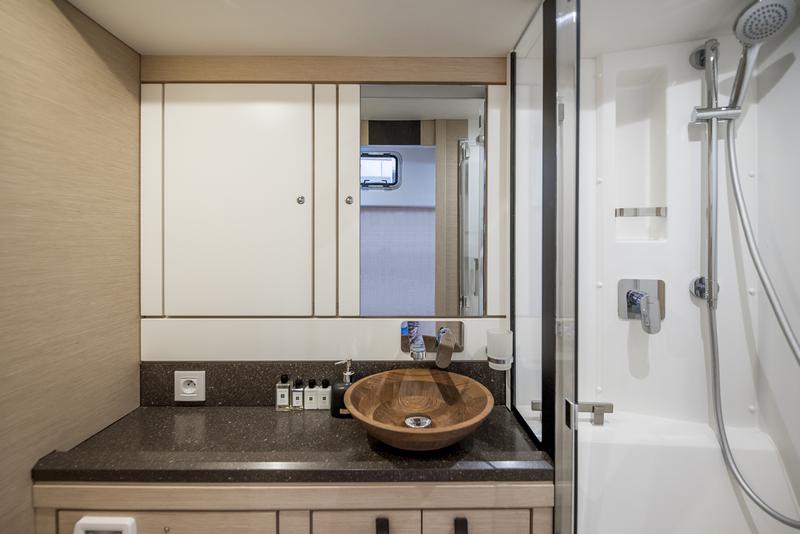 Book yachts online - sailboat - Jeanneau 64 - LIFE TIME - LIFE TIME - rent