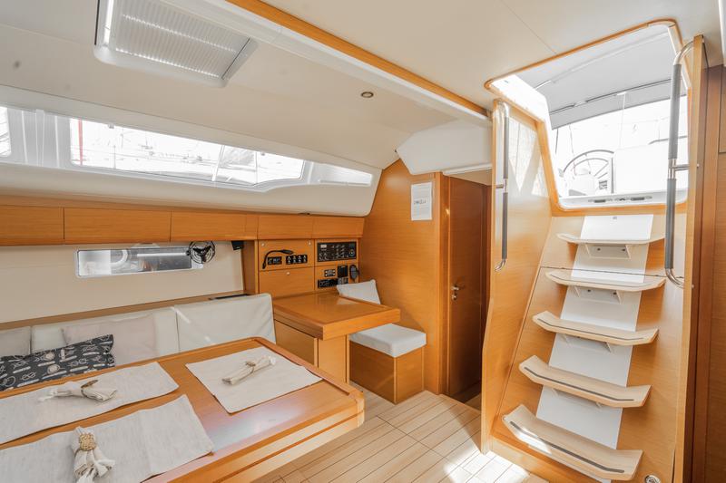 Book yachts online - sailboat - Jeanneau 54 - ath5404 - rent