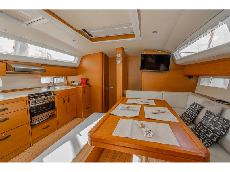 Book yachts online - sailboat - Jeanneau 54 - ath5404 - rent