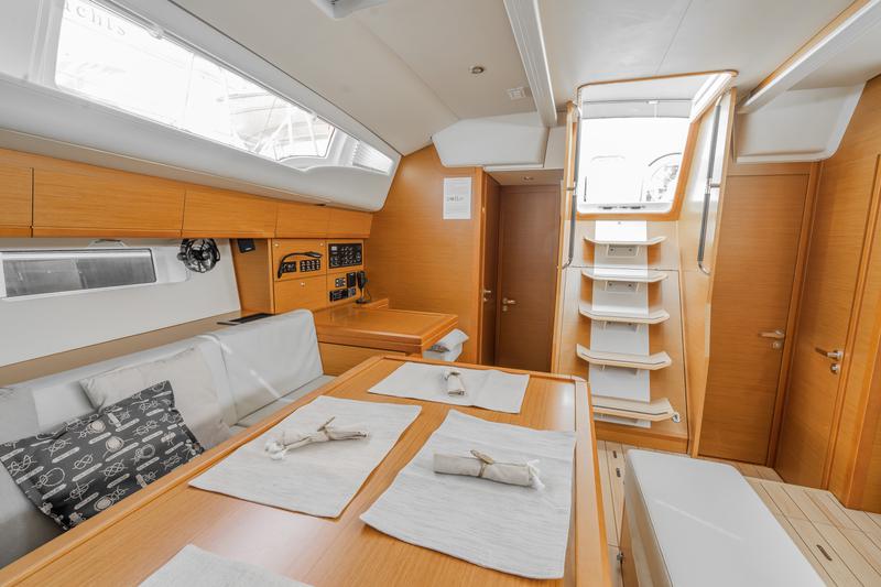 Book yachts online - sailboat - Jeanneau 54 - ath5404 - rent
