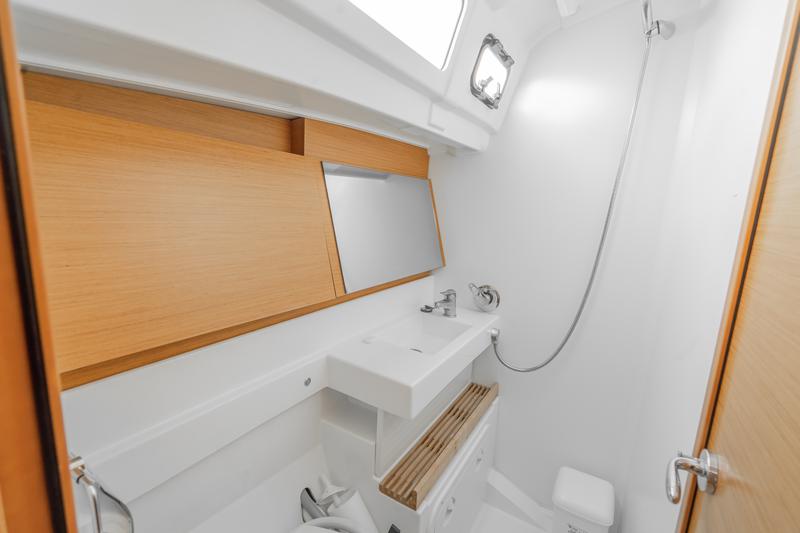 Book yachts online - sailboat - Sun Odyssey 490 (10) - ADEMARE - rent