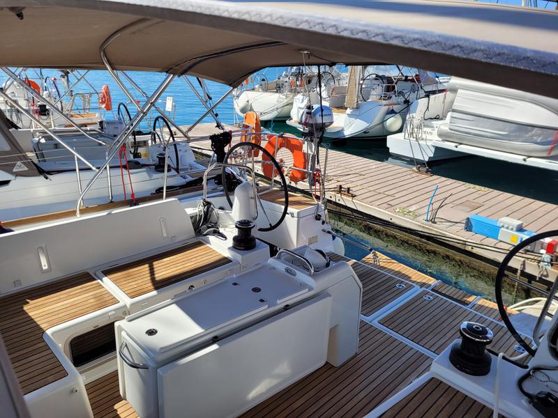 Book yachts online - sailboat - Sun Odyssey 490 (10) - ADEMARE - rent