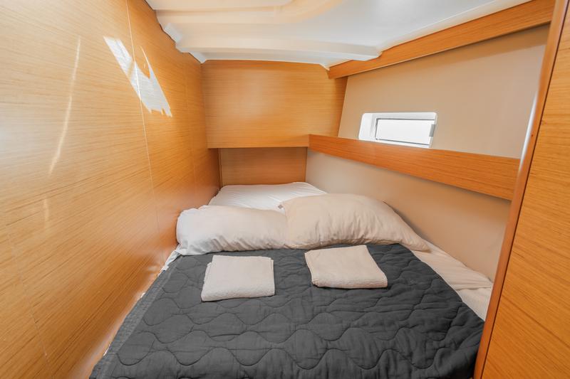 Book yachts online - sailboat - Sun Odyssey 490 (10) - ADEMARE - rent