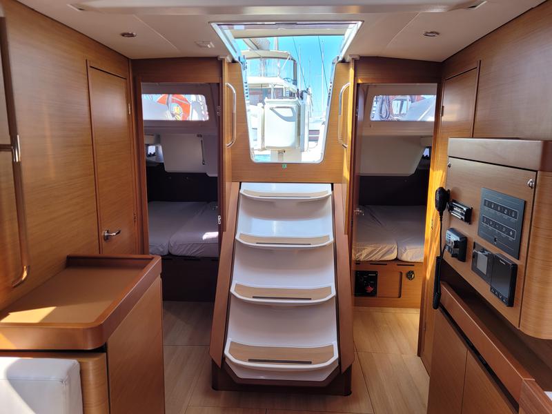 Book yachts online - sailboat - Sun Odyssey 490 (10) - ADEMARE - rent