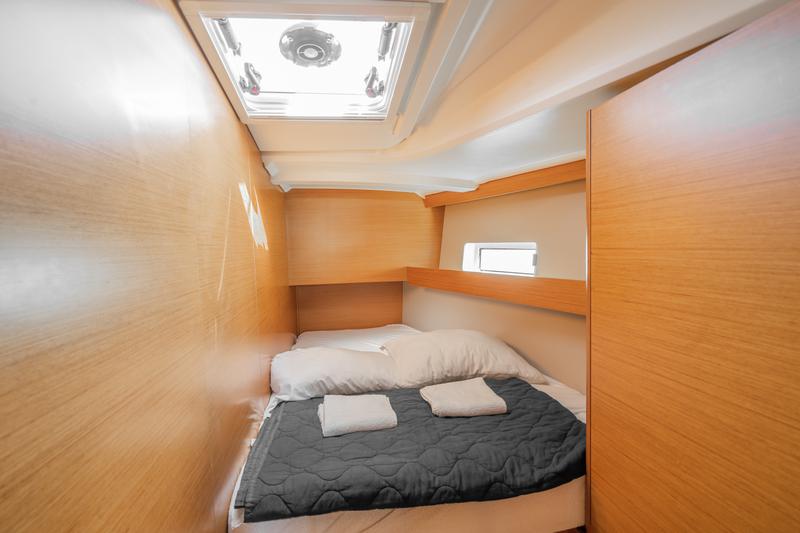 Book yachts online - sailboat - Sun Odyssey 490 (10) - ADEMARE - rent