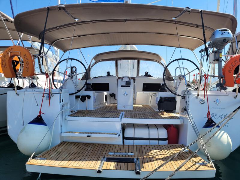 Book yachts online - sailboat - Sun Odyssey 490 (10) - ADEMARE - rent