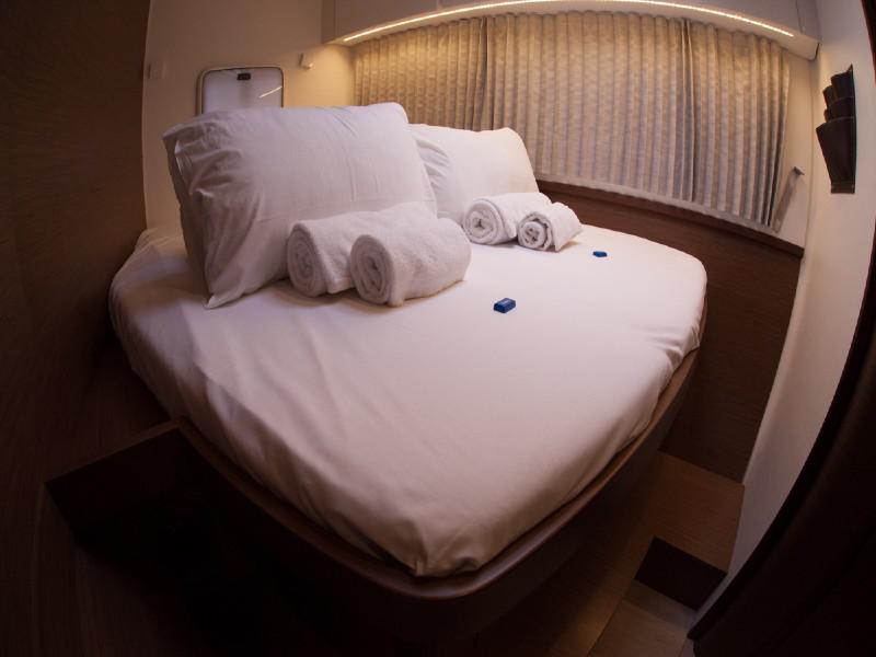 Book yachts online - catamaran - Lagoon 42 (4 dbl / 1 single ) - STOLOS - rent