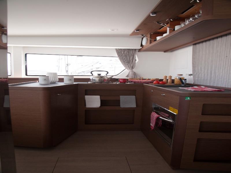 Book yachts online - catamaran - Lagoon 42 (4 dbl / 1 single ) - STOLOS - rent