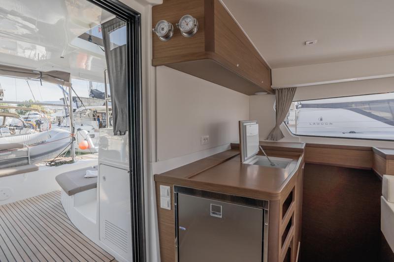 Book yachts online - catamaran - Lagoon 42 (4 dbl / 1 single ) - DAY ONE - rent