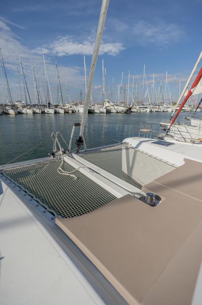 Book yachts online - catamaran - Lagoon 42 (4 dbl / 1 single ) - DAY ONE - rent