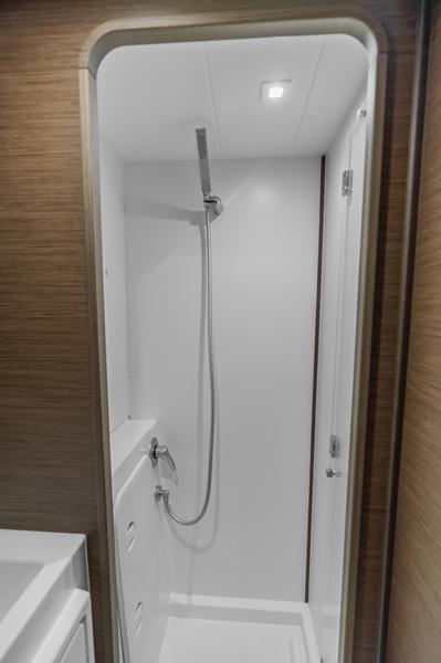 Book yachts online - catamaran - Lagoon 42 (4 dbl / 1 single ) - DAY ONE - rent