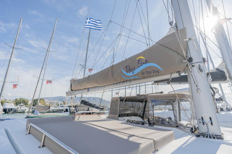 Book yachts online - catamaran - Lagoon 42 (4 dbl / 1 single ) - DAY ONE - rent