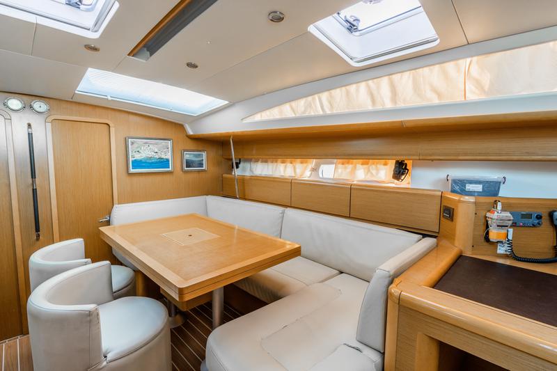 Book yachts online - sailboat - Jeanneau 53 (5 cabs) - PEARL - rent