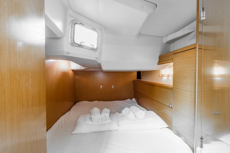 Book yachts online - sailboat - Jeanneau 53 (5 cabs) - PEARL - rent