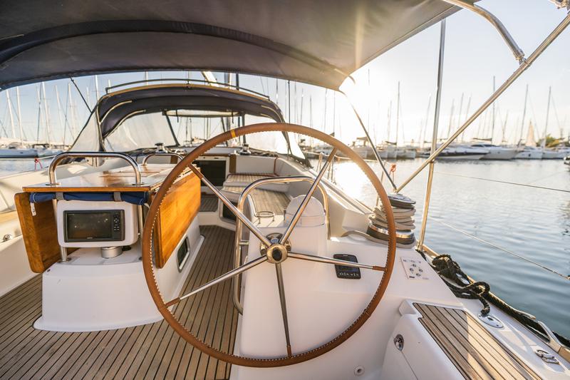 Book yachts online - sailboat - Jeanneau 53 (5 cabs) - PEARL - rent