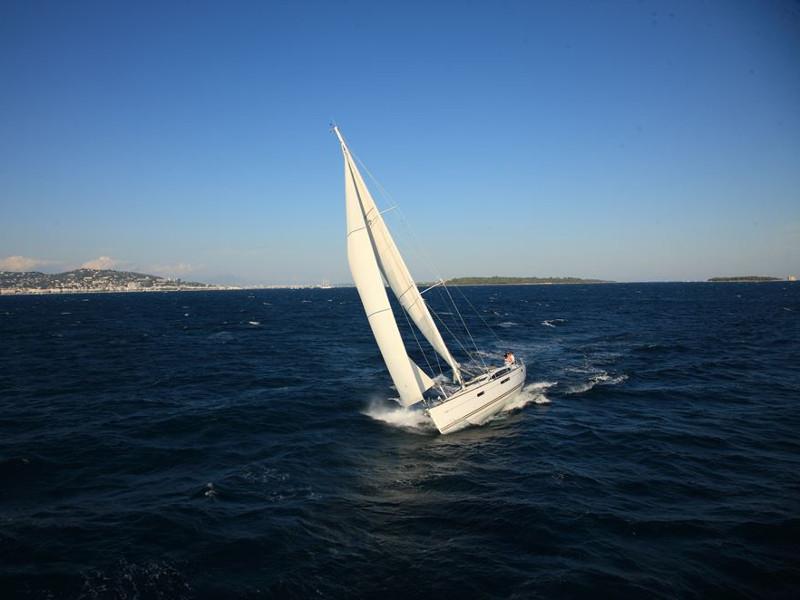 Book yachts online - sailboat - Jeanneau 53 (6 cab) - REGINA V - rent