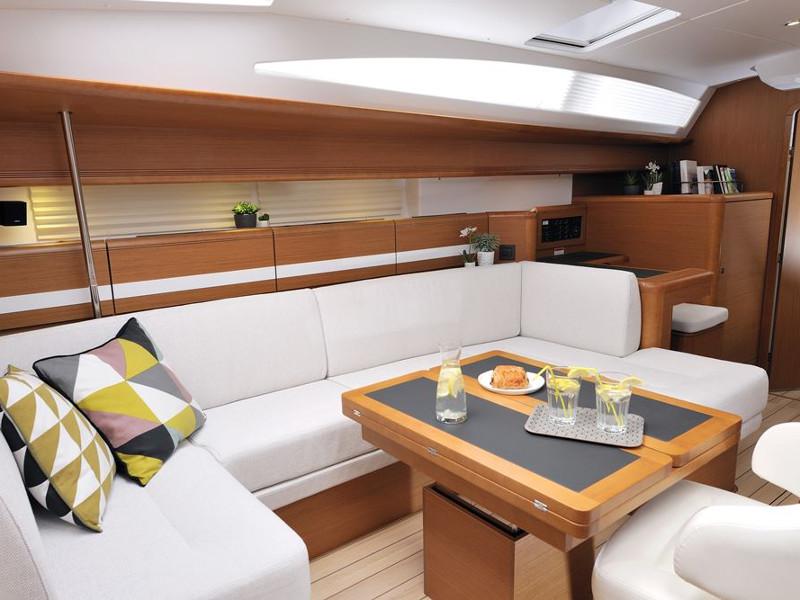 Book yachts online - sailboat - Jeanneau 53 (6 cab) - REGINA V - rent