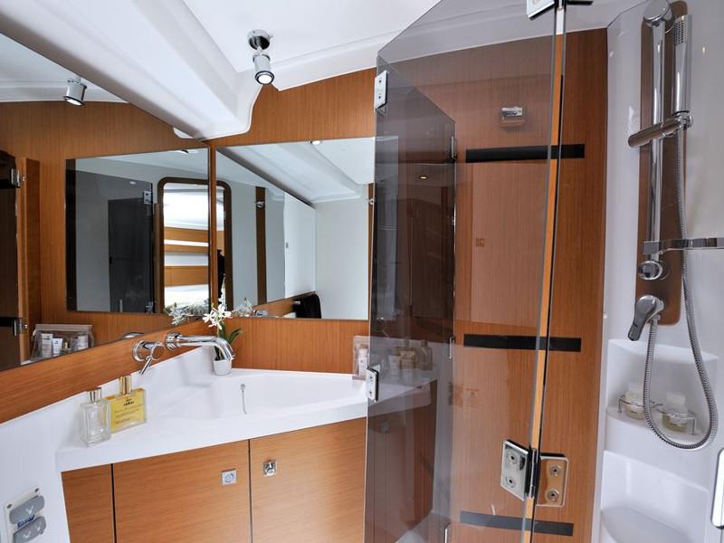 Book yachts online - sailboat - Jeanneau 53 (6 cab) - REGINA V - rent