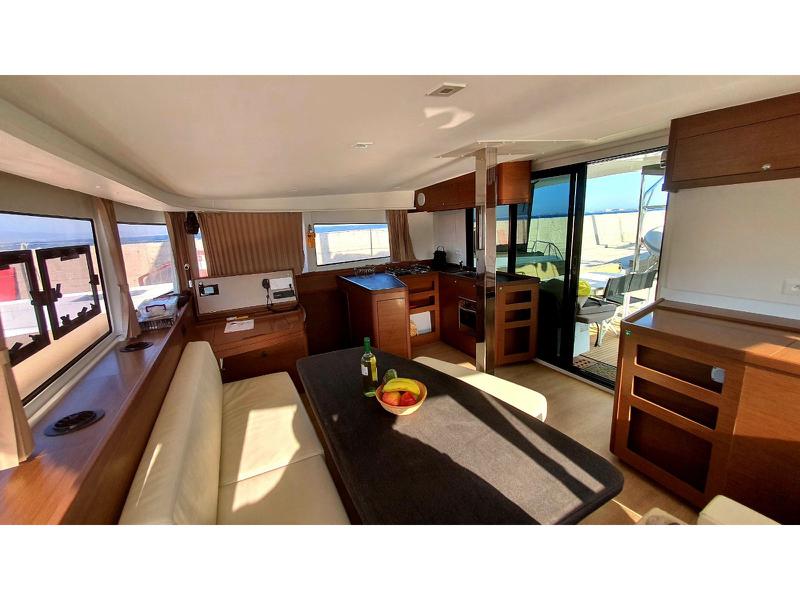 Book yachts online - catamaran - Lagoon 42 (4 dbl / 1 single ) - SWEET NAYA - rent