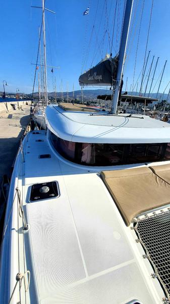 Book yachts online - catamaran - Lagoon 42 (4 dbl / 1 single ) - SWEET NAYA - rent