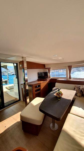 Book yachts online - catamaran - Lagoon 42 (4 dbl / 1 single ) - SWEET NAYA - rent