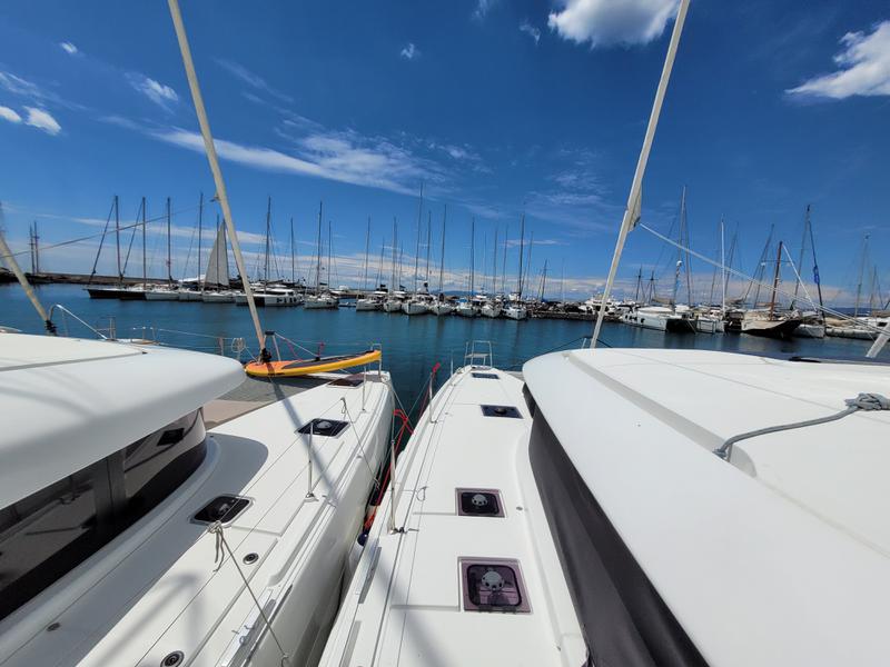 Book yachts online - catamaran - Lagoon 46 - PERGISOS - rent