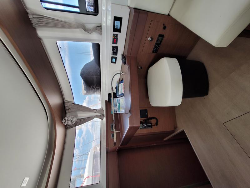 Book yachts online - catamaran - Lagoon 46 - PERGISOS - rent