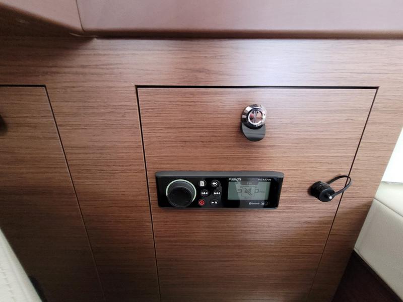 Book yachts online - catamaran - Lagoon 46 - PERGISOS - rent