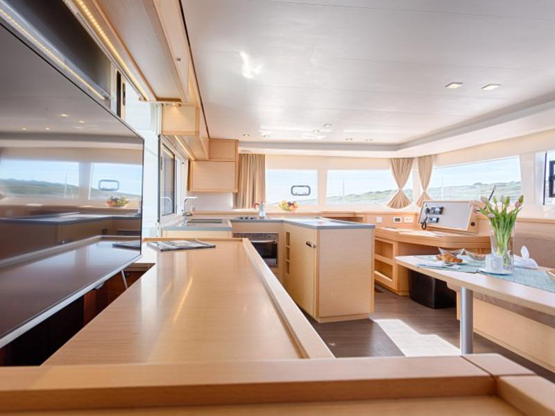 Book yachts online - catamaran - Lagoon 450 F Luxury - BRIGHT MOON  - rent