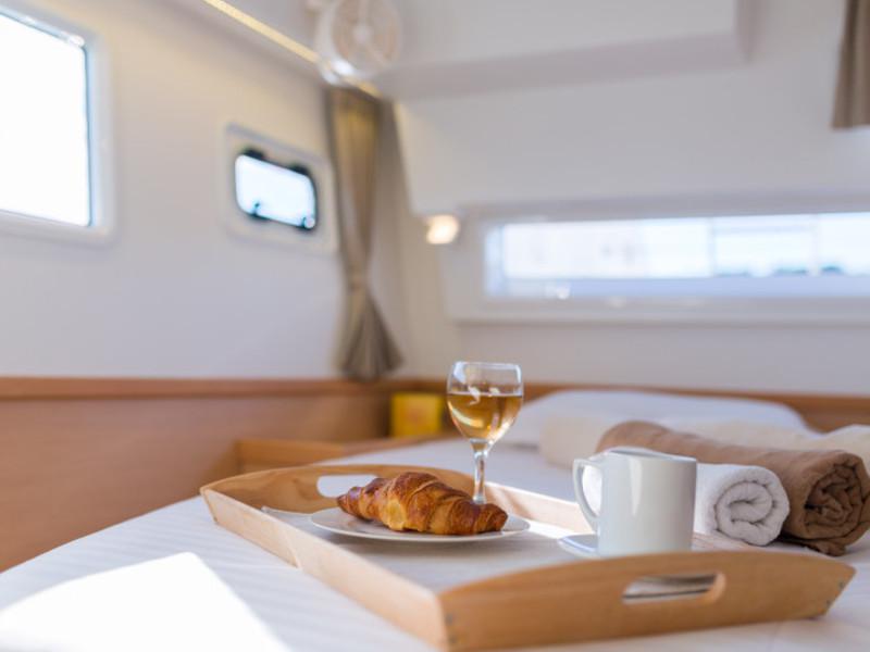 Book yachts online - catamaran - Lagoon 42 - GINGER 1  - rent