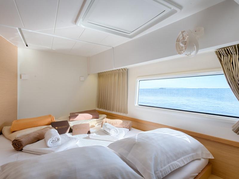 Book yachts online - catamaran - Lagoon 42 - GINGER 1  - rent