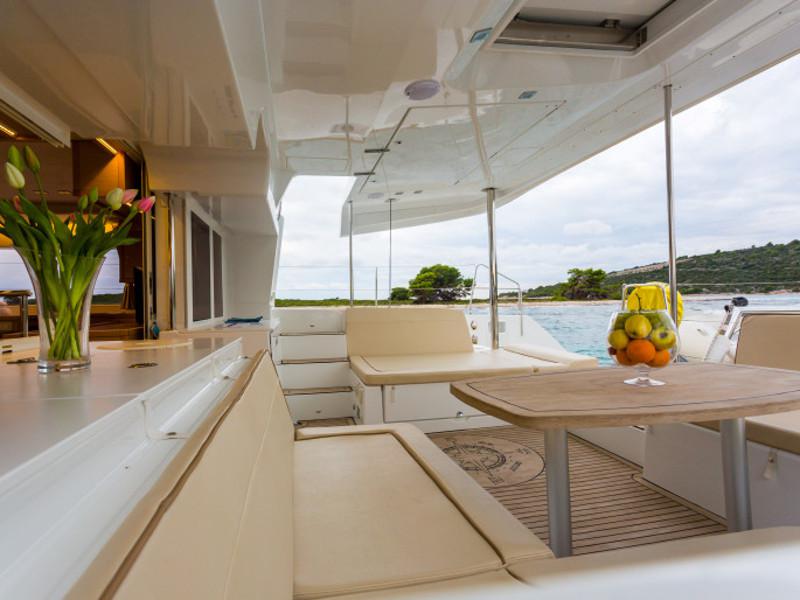 Book yachts online - catamaran - Lagoon 450 F Luxury - ALBA MOUSE  - rent